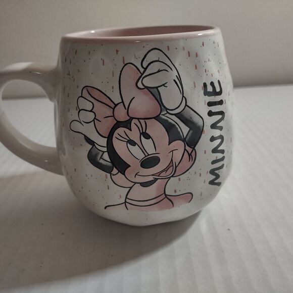 👍 Minnie Mouse Mug New. C5 - Picture 1 of 3
